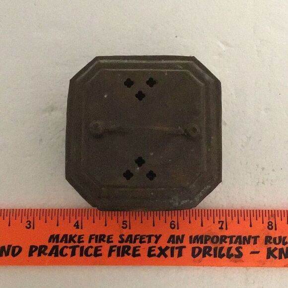 Small vintage made in India reticulating trinket/incense box - Picture 3 of 5
